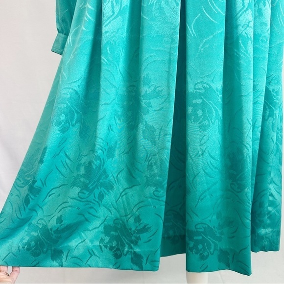 Vintage 80s Leslie Fay Teal Floral Embossed Jacquard Satin Pleated Shirt Dress - Picture 6 of 15